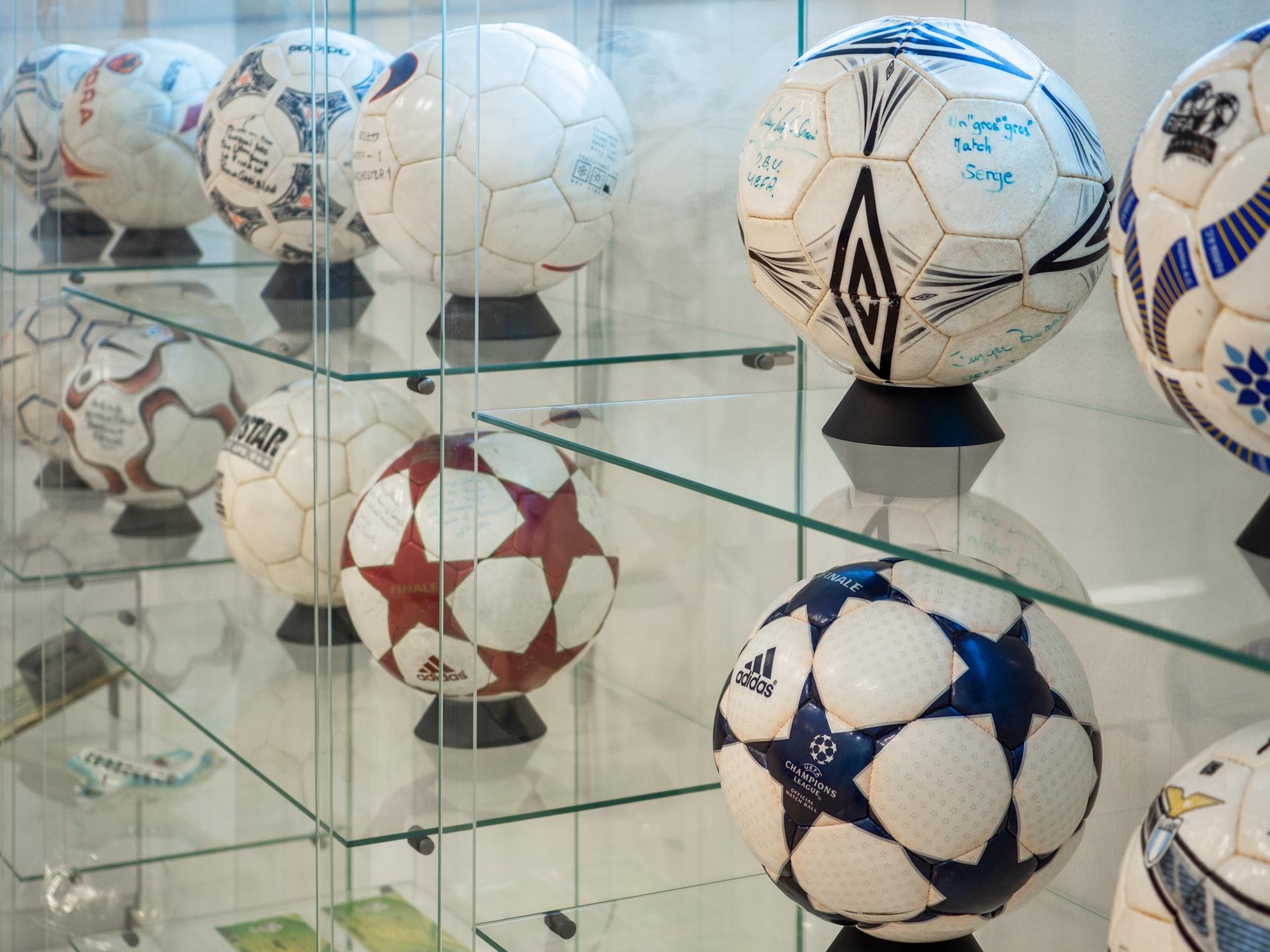 Sports Department Valuations We evaluate your sports memorabilia